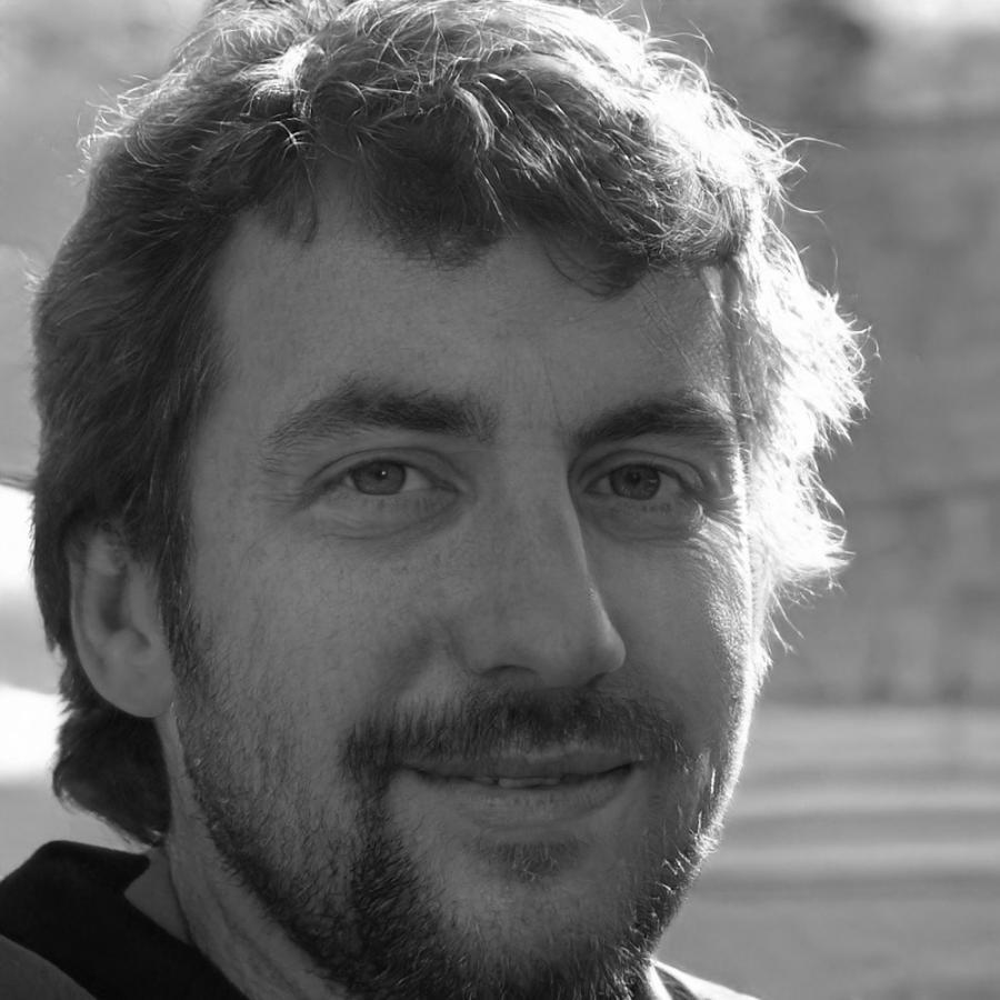Portrait de Loïc Perrin, expert en finance d'entreprise